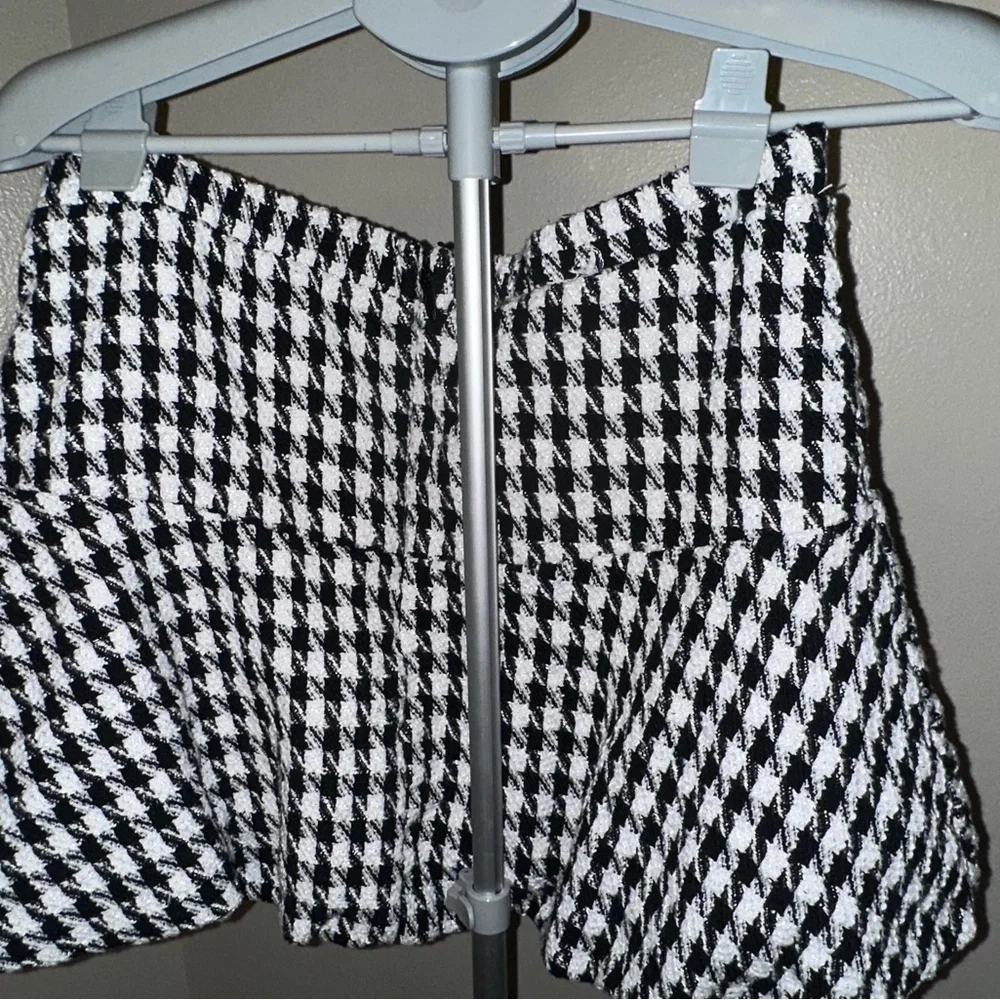RNWY Black and White Skirt - Picture 3 of 7